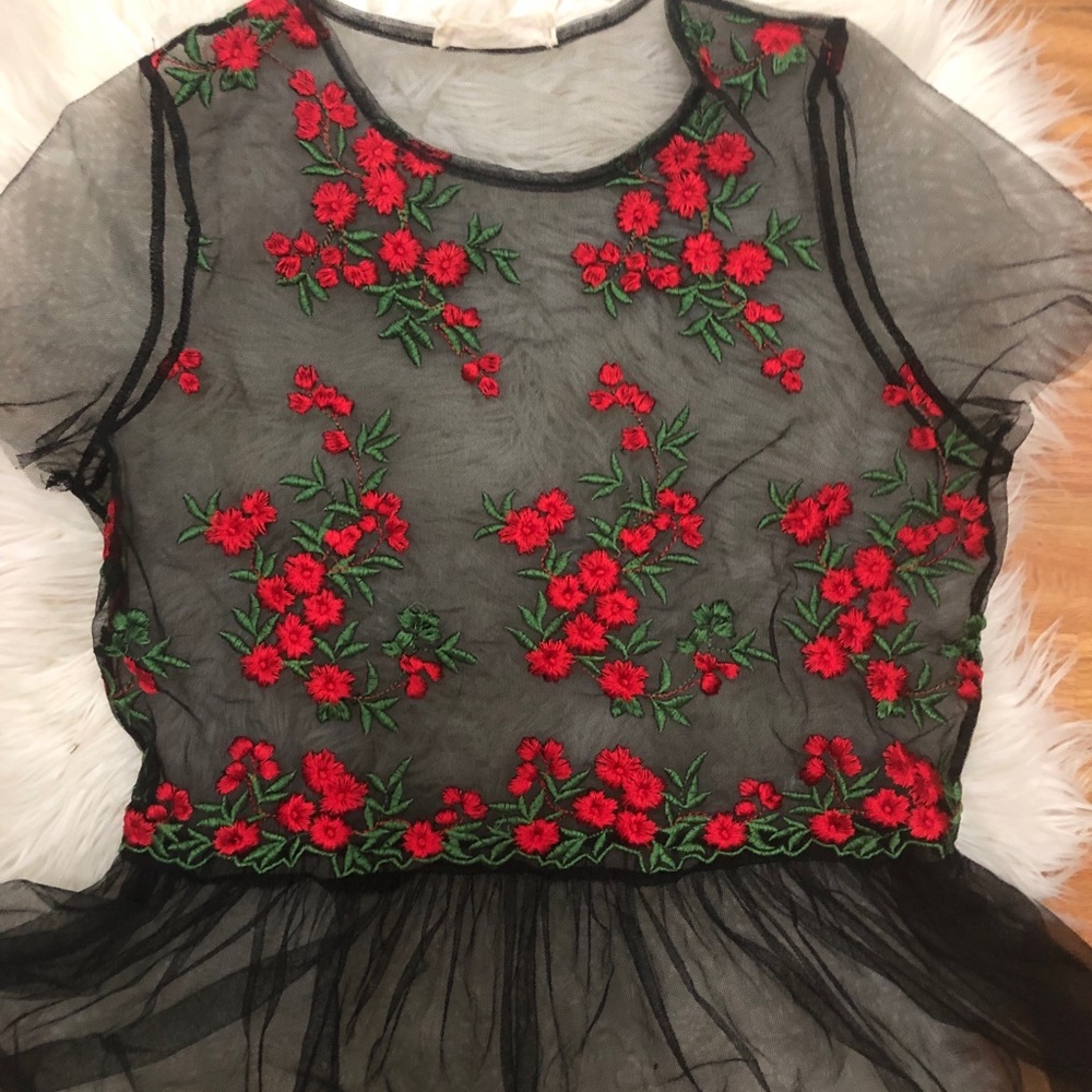 Embroidery top - Picture 3 of 3